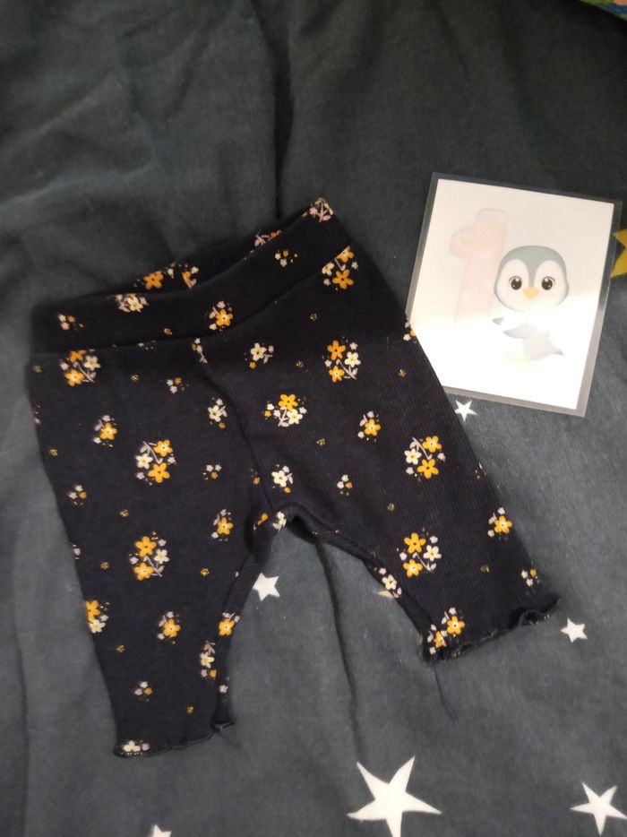 Legging marine a fleurs _ 1 mois
