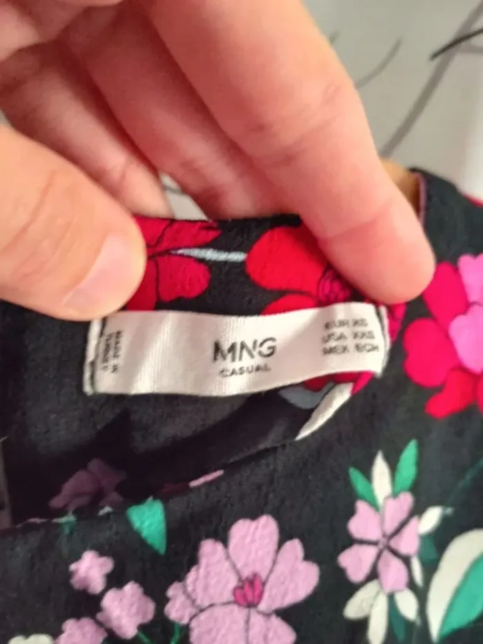 Blouse femme noir fleurs multicolores, Mango, taille XS - photo numéro 2