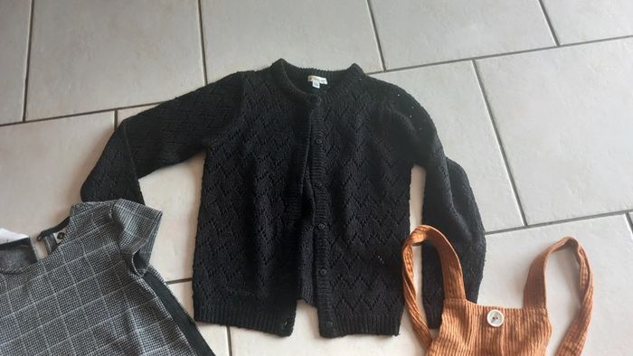 Lot hiver fille salopette robe et gilet 8 ans tbe - photo numéro 3