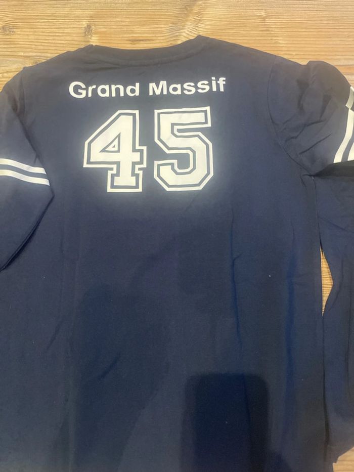 TEE Shirt club Med 45 grand massif - photo numéro 2