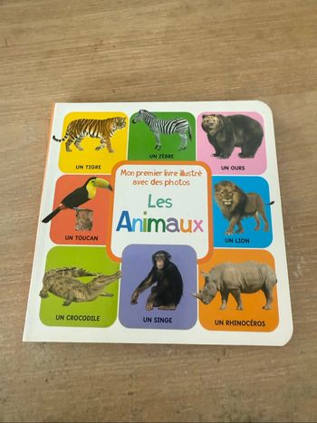 Mon premier livre illustré avec des photos «Les animaux»