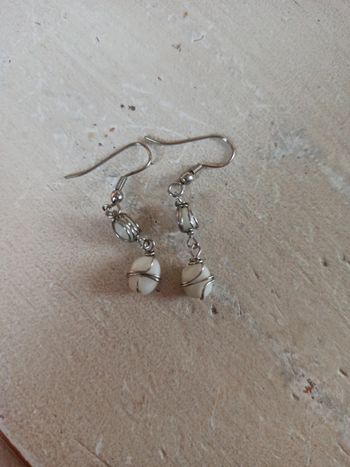 Boucles d'oreille blanche