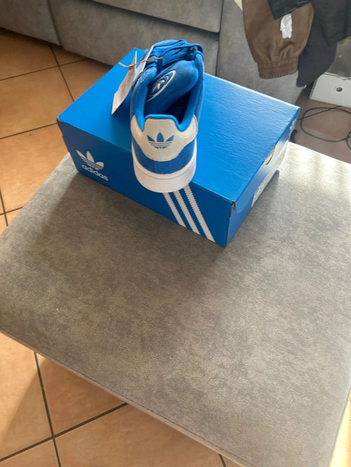 Baskets Campus Adidas bleues - photo numéro 3