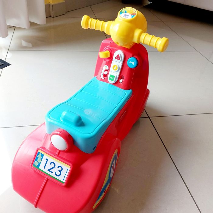 Trotteur Scooter Fischer-Price - photo numéro 2