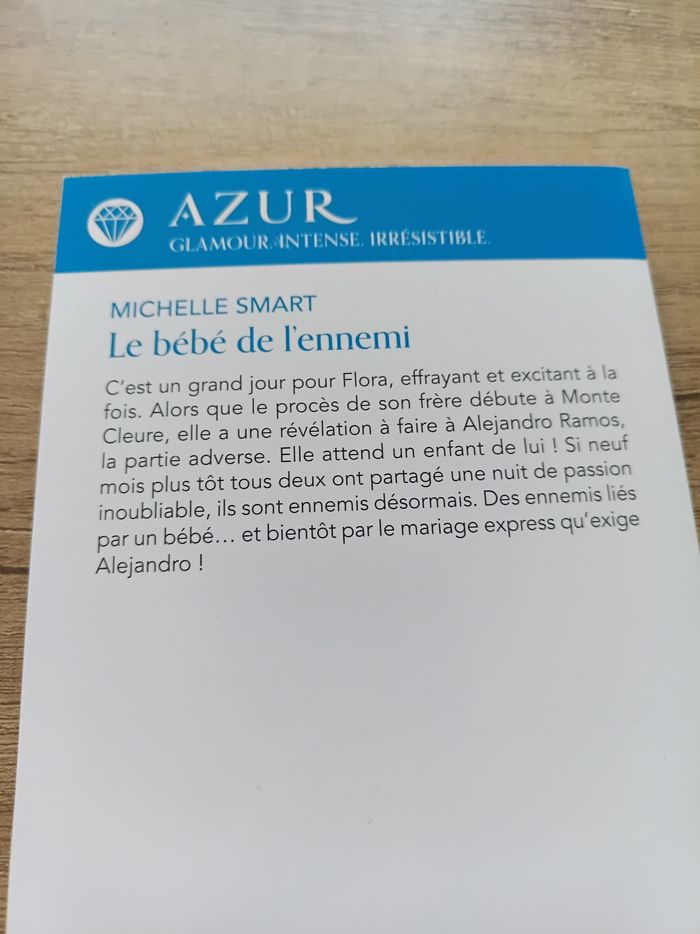 Le bébé de l'ennemi par Michelle Smart - photo numéro 2