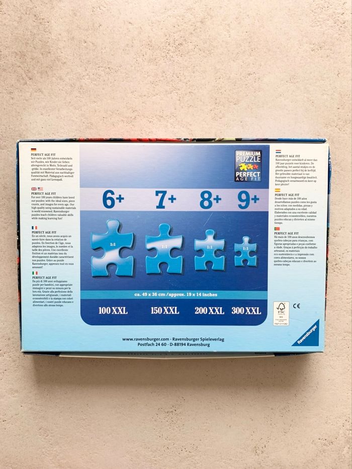 Puzzle 🧩 200 pièces XXL : Ultimate Spiderman en luttre contre le mal