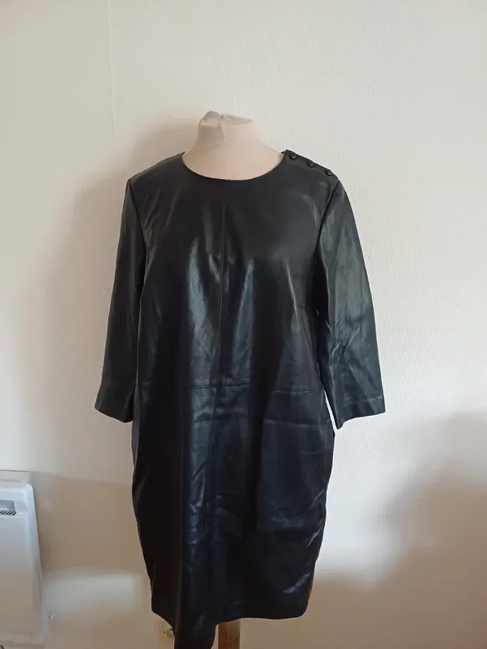 Robe noire 42