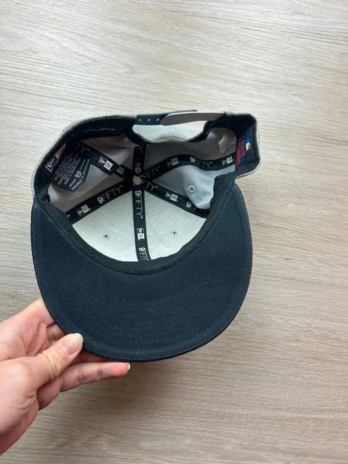 New Era 9FIFTY New York Yankees Snapback Gris et Noir Taille Small-Medium - photo numéro 6