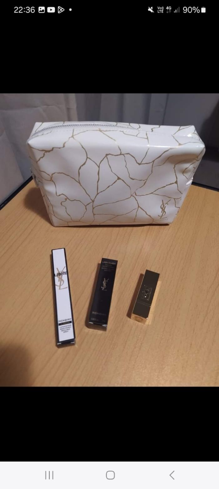 Lot Libre Yves Saint Laurent