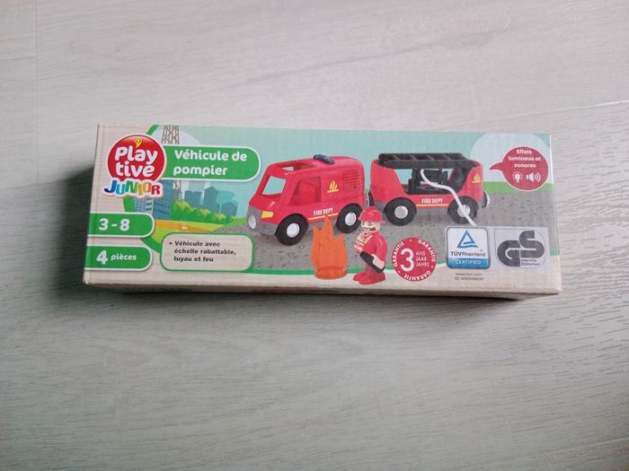 Véhicule de pompier - photo numéro 2