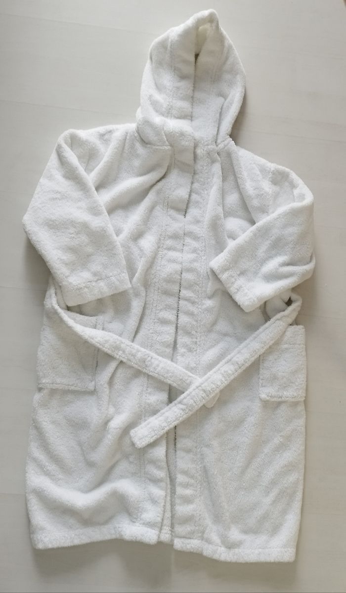 Peignoir blanc à capuche en coton