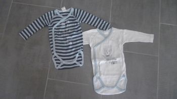 Lot 2 bodies bébé 6 mois