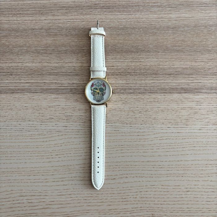 Montre crâne • blanc & multicolore 🌿