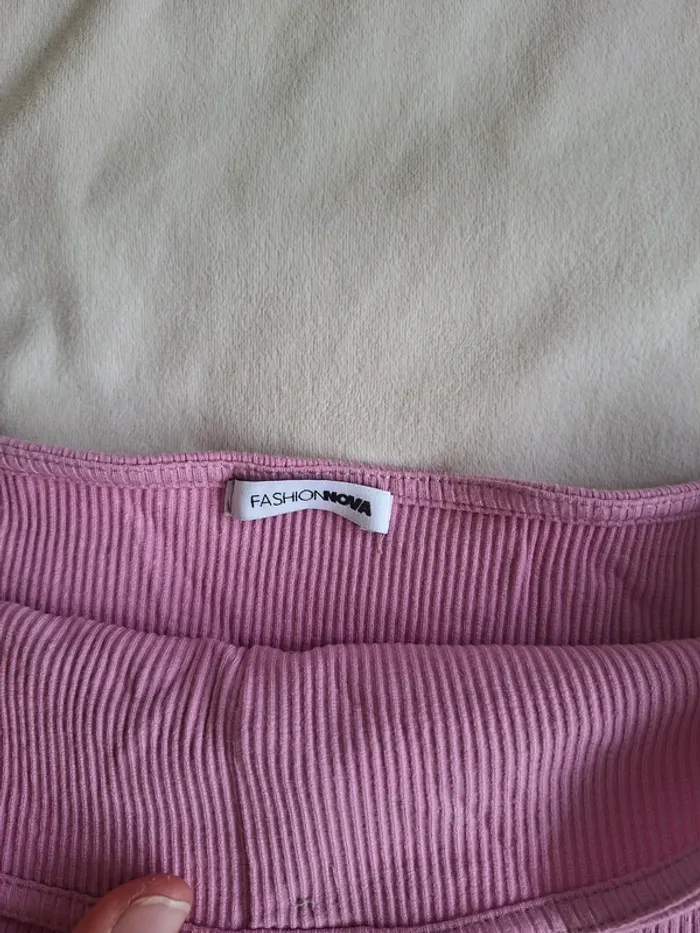 bustier bandeau rose marque Fashion Nova taille M, en très bon état - photo numéro 2