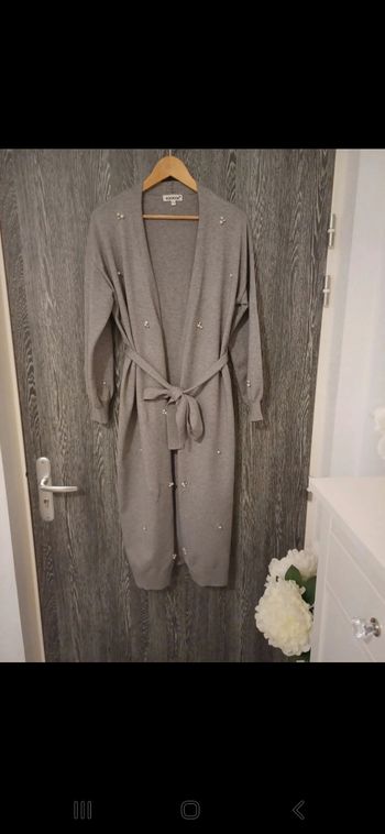 Gilet long ouvert mailles fines à strass et perles