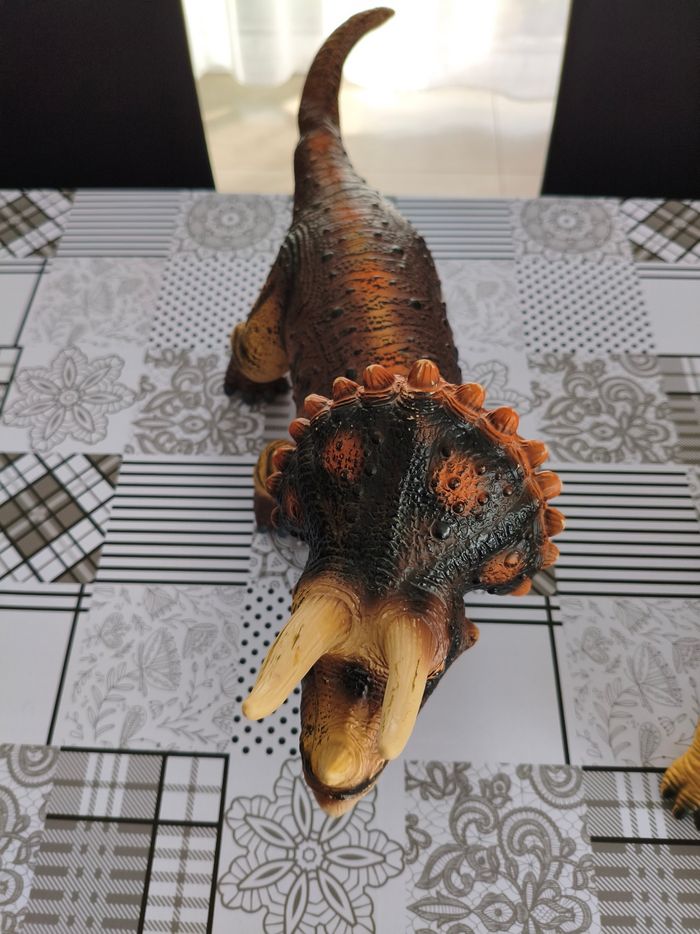 Lot gros dinosaures - photo numéro 3