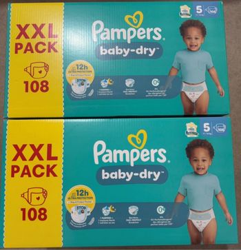 2 cartons de couches Pampers  taille 5