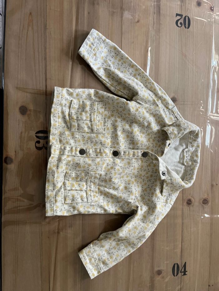 Veste en jean fleuri blanc et jaune - photo numéro 2