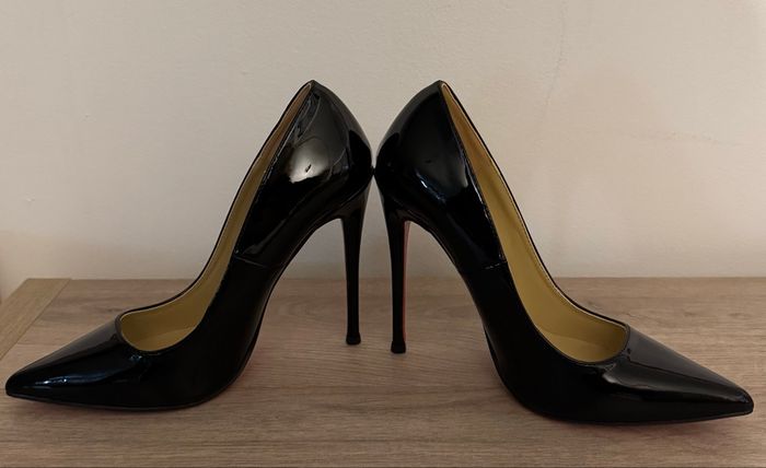 Escarpin Louboutin Pigalle 120 patent black T39 - photo numéro 2