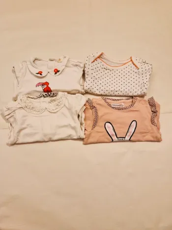 Lot 4 bodies manches longues fille 9 mois