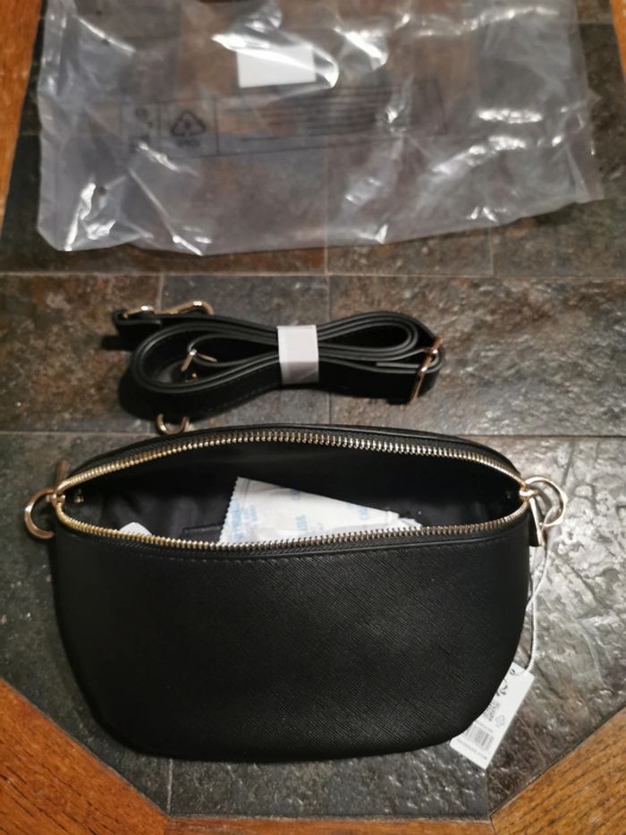 Sac banane noir en cuir synthétique neuve - photo numéro 4