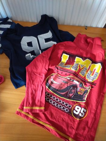Lot deux t-shirts manches longues