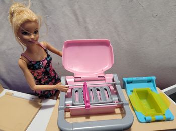 Barbie coffret cuisine à modeler