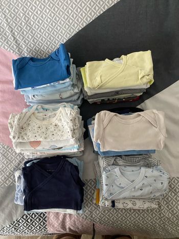 Lot de 51 bodys manche longue