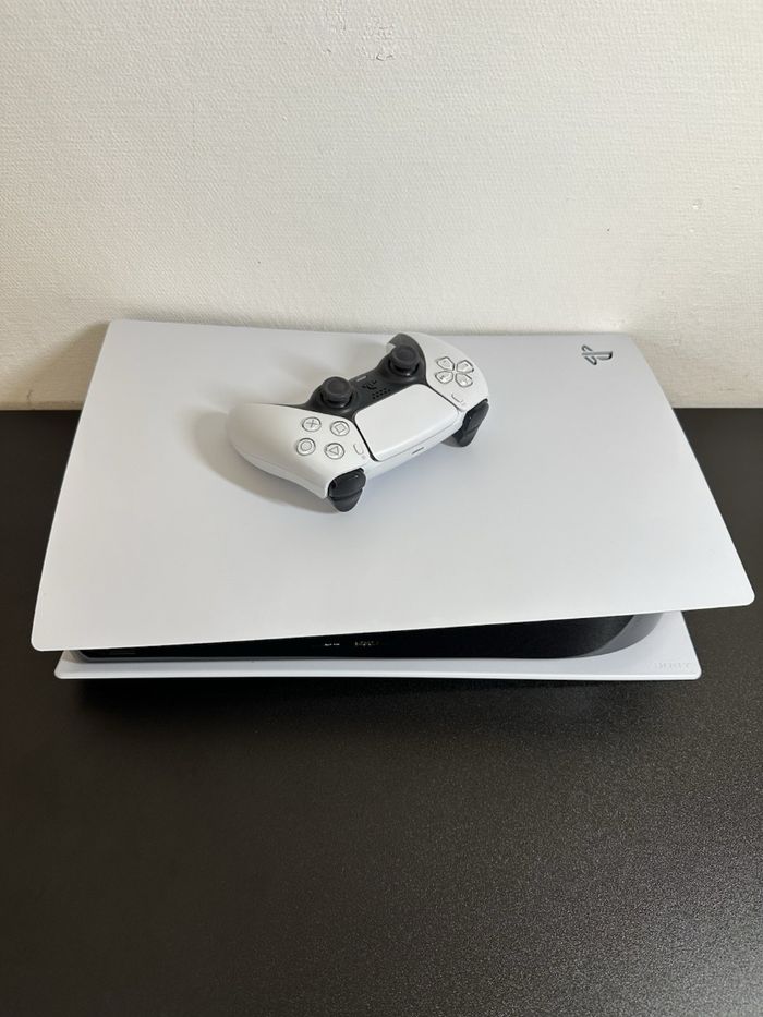 PS5 Digital Playstation 5 Console Sony 825 Go Blanc Comme Neuf - photo numéro 3