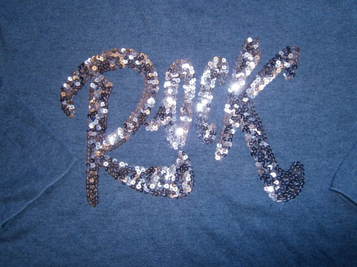 Pull bleu avec sequins rosés Taille 42 - photo numéro 3
