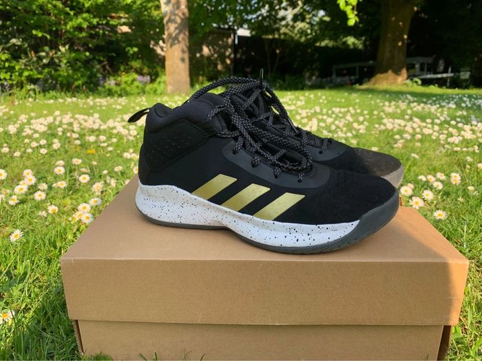 Chaussures de sport 37 1/3 Addidas - photo numéro 2