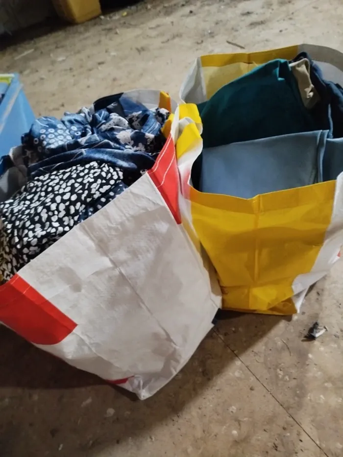 Lot revendeur vêtements - photo numéro 2