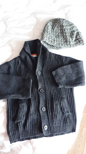 Gilet garçon et bonnet fait main