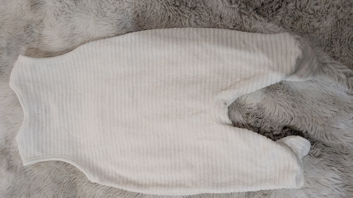 Combinaison C&A taille 1 mois - photo numéro 4