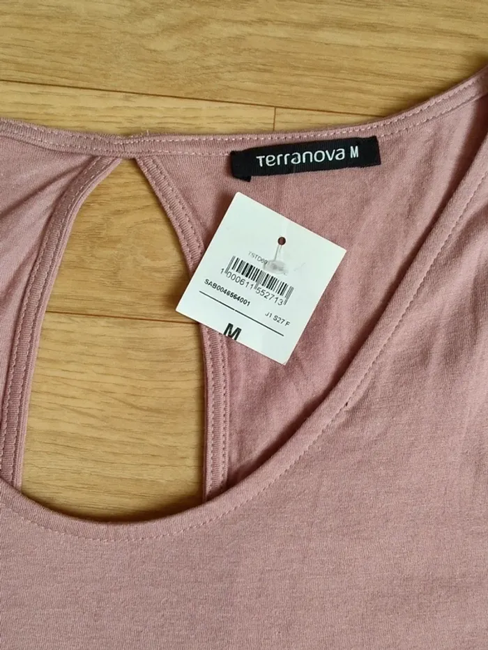 Blouse épaule dénudées T. 38 - photo numéro 5