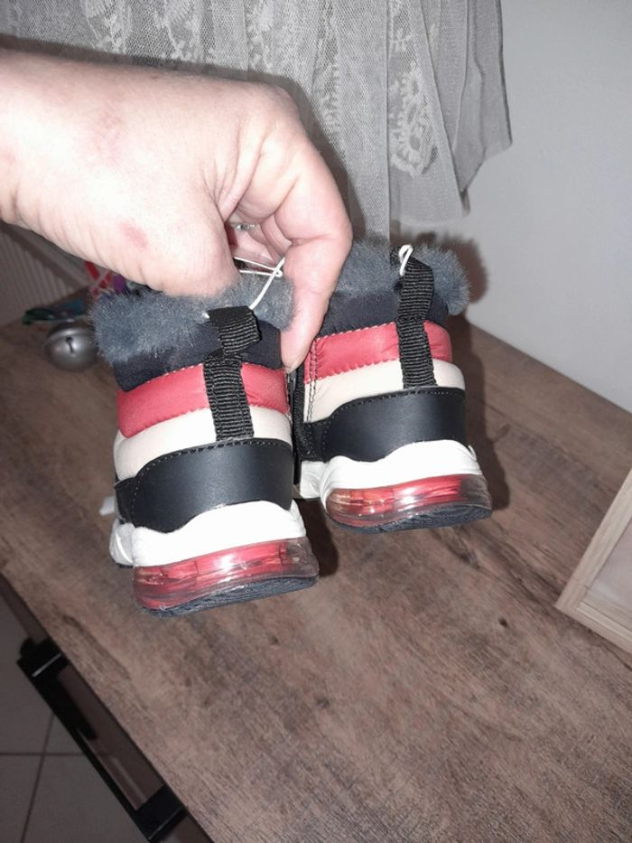 Botte zara neuf taille 20 👦 - photo numéro 4