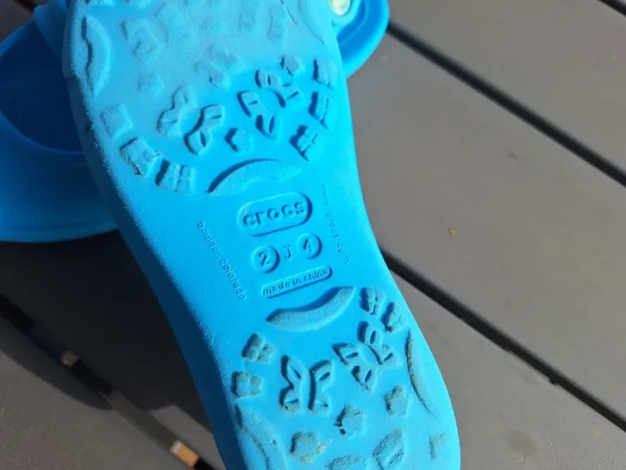 Ballerines Crocs bleues – pointure 34/35 – bon état - photo numéro 5
