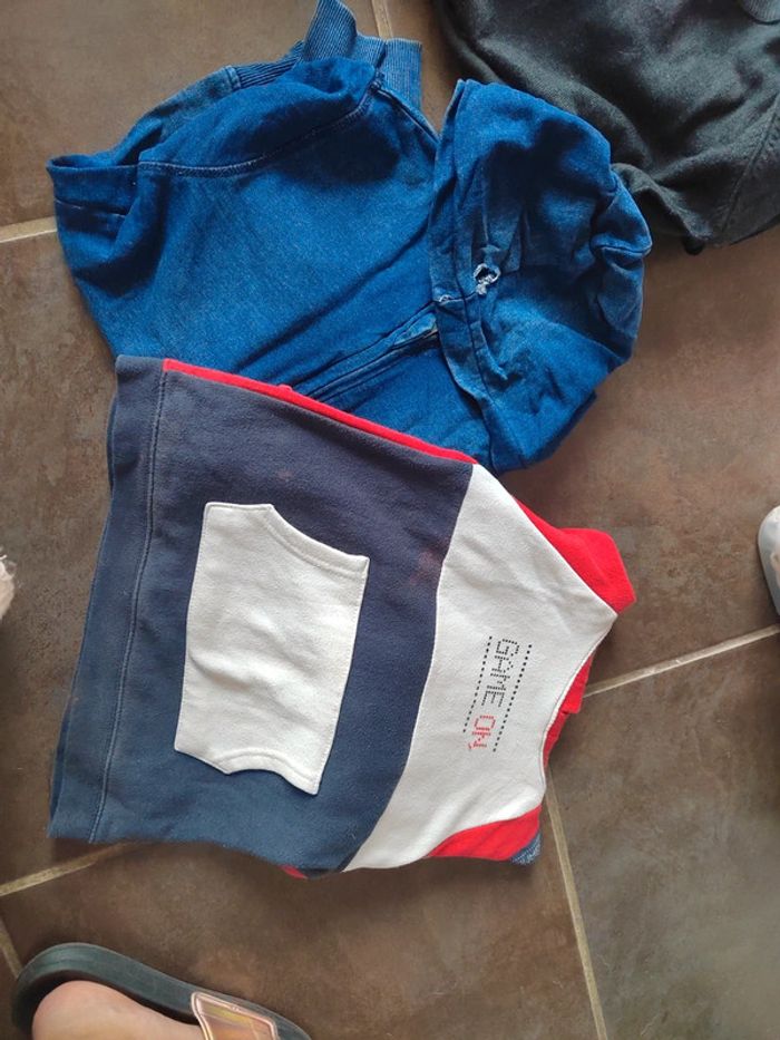 Lot Pulls et gilets garçon 8 ans - photo numéro 2