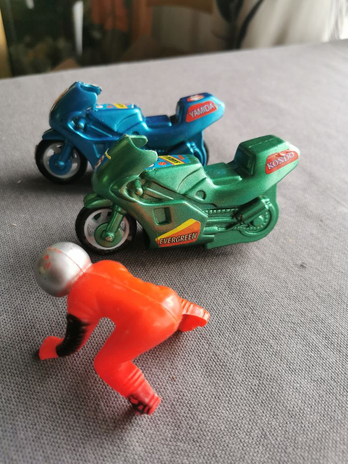 Lot de 2 moto jouets Evergreen bleu et vert - photo numéro 4
