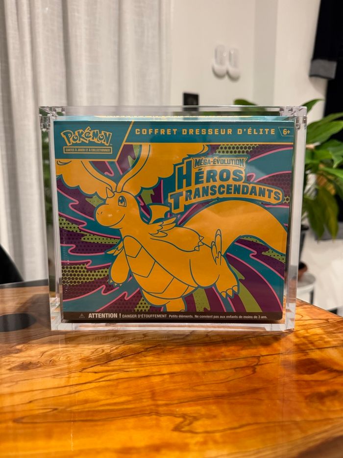 ETB Pokémon ME 2.5 Héros Transcendant + protection acrylique