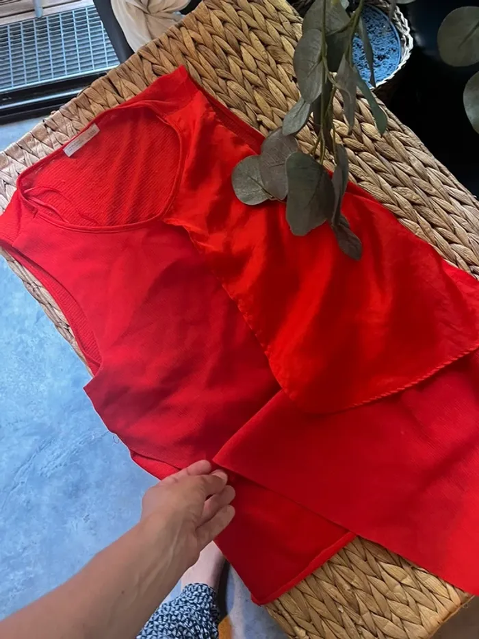 T shirt rouge - photo numéro 3