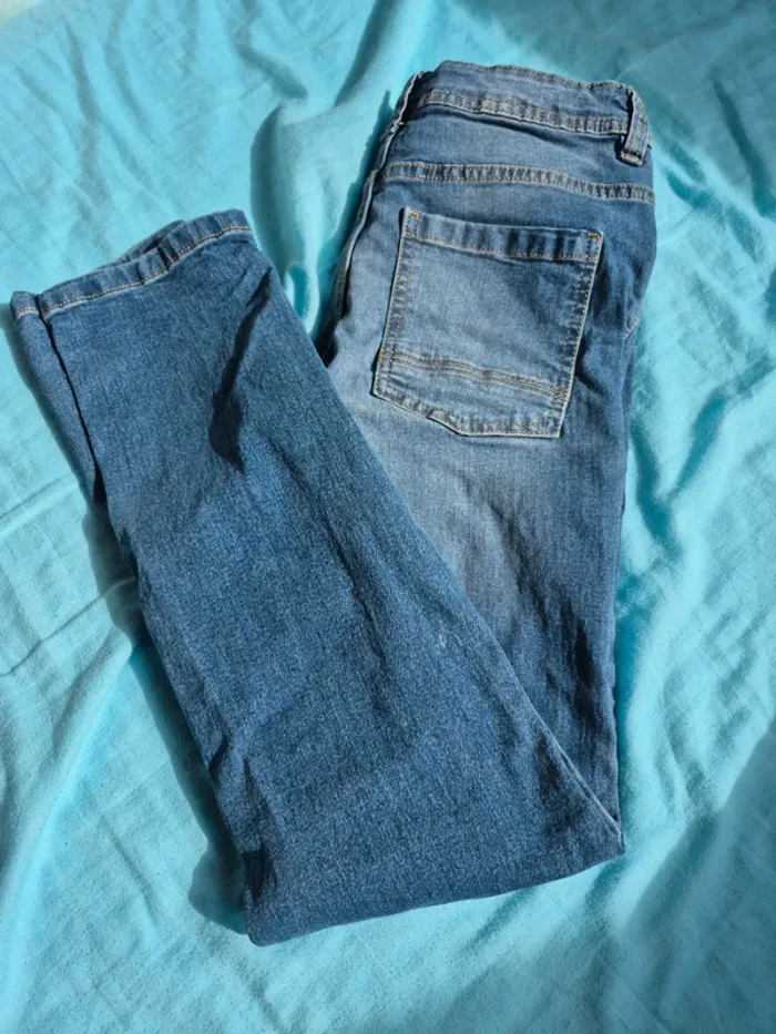 Jeans Neuf 12ans - photo numéro 2
