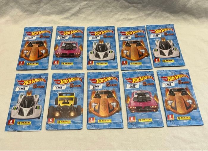 10 boosters cartes hotwheels on the road neufs scellés