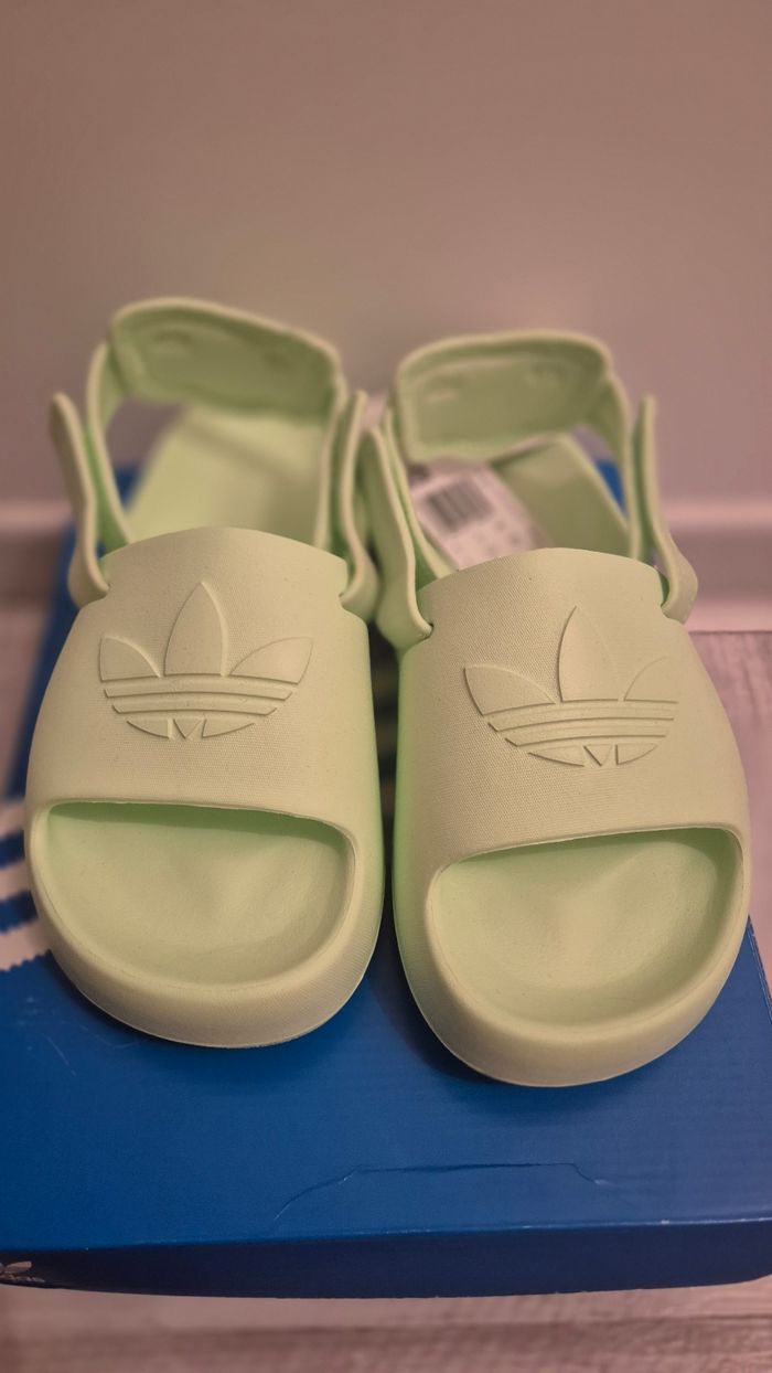 Sandales Adidas Adilettes mixte. - photo numéro 3