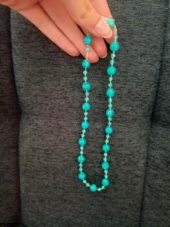4 colliers avec perles colorées - photo numéro 3
