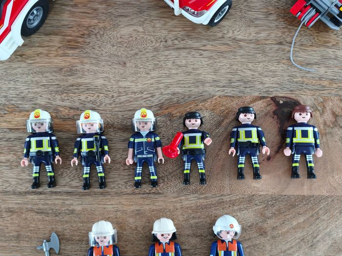 Ensemble de pompiers et leurs véhicules Playmobil - photo numéro 9