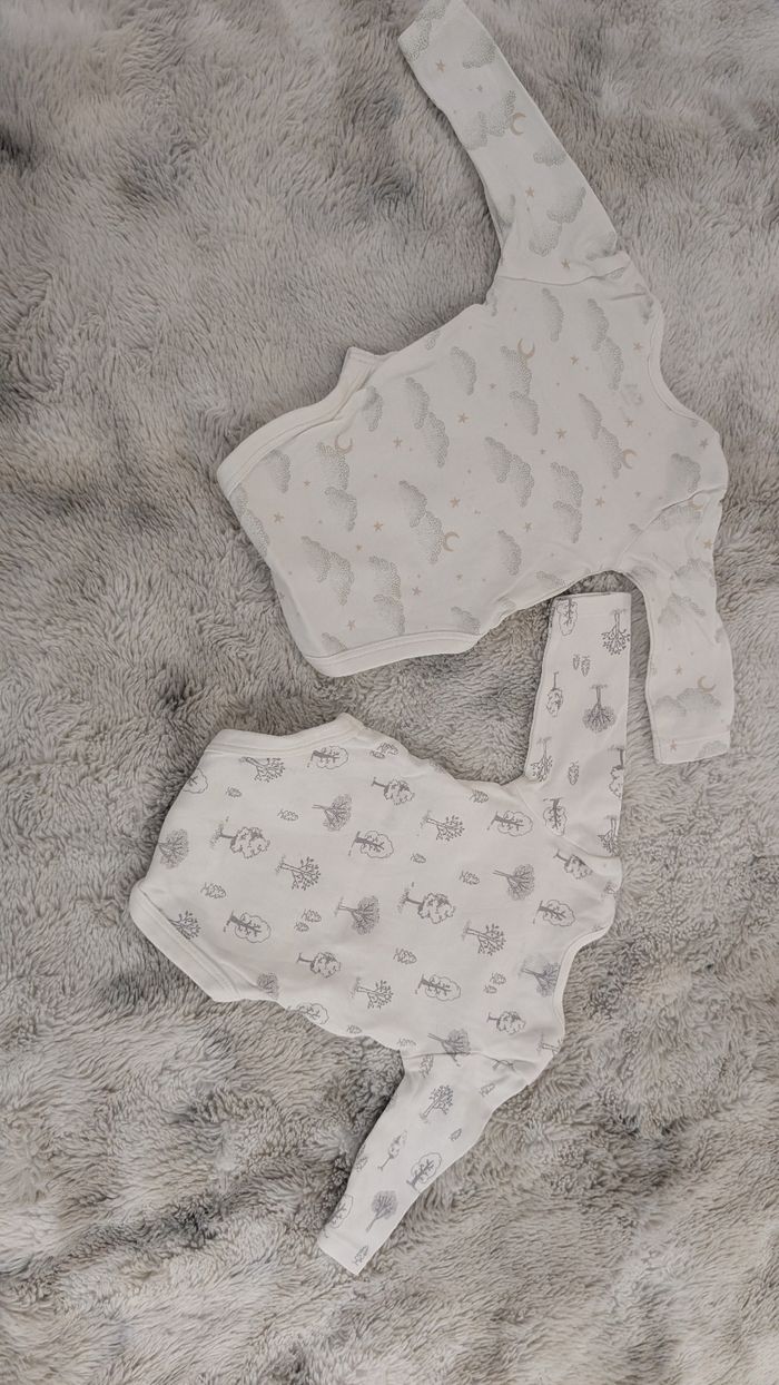 Lot de deux bodies C&A taille 1 mois - photo numéro 6