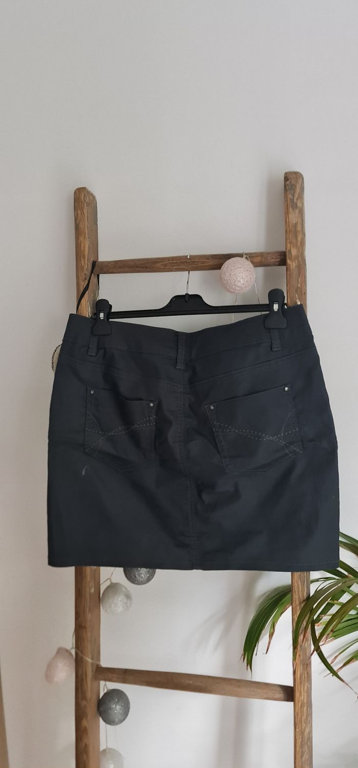 Jupe taille 42 XL enduite noire Cache Cache - photo numéro 3