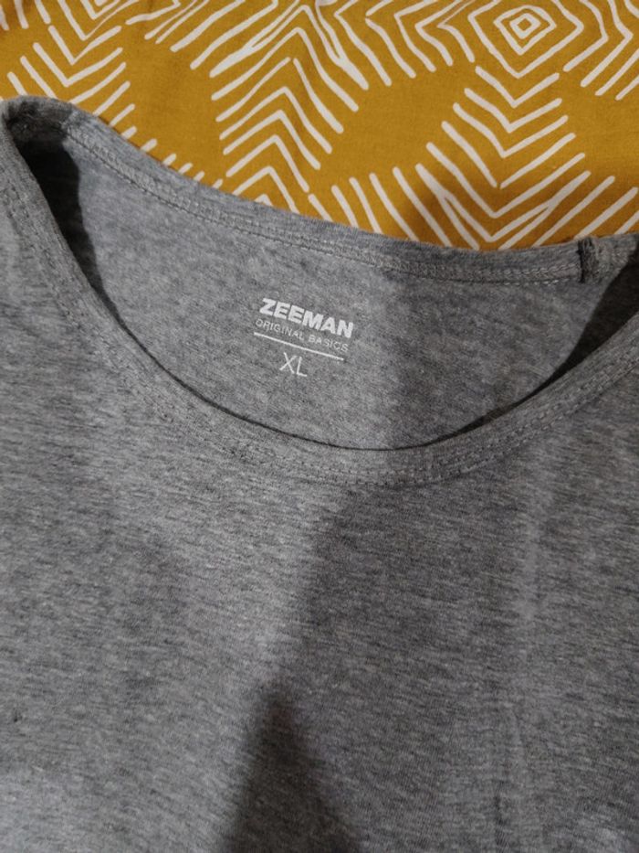Lot 2 tee shirts - photo numéro 3
