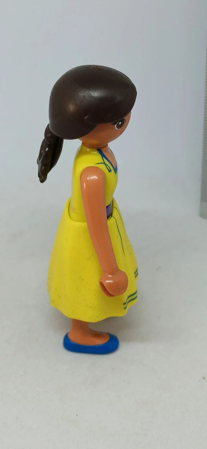 Femme robe jaune avec cheveux longs spirit playmobil - photo numéro 4